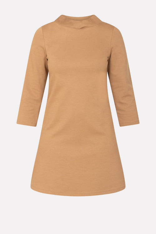 Dress with elegant and fashionable neck accessory
