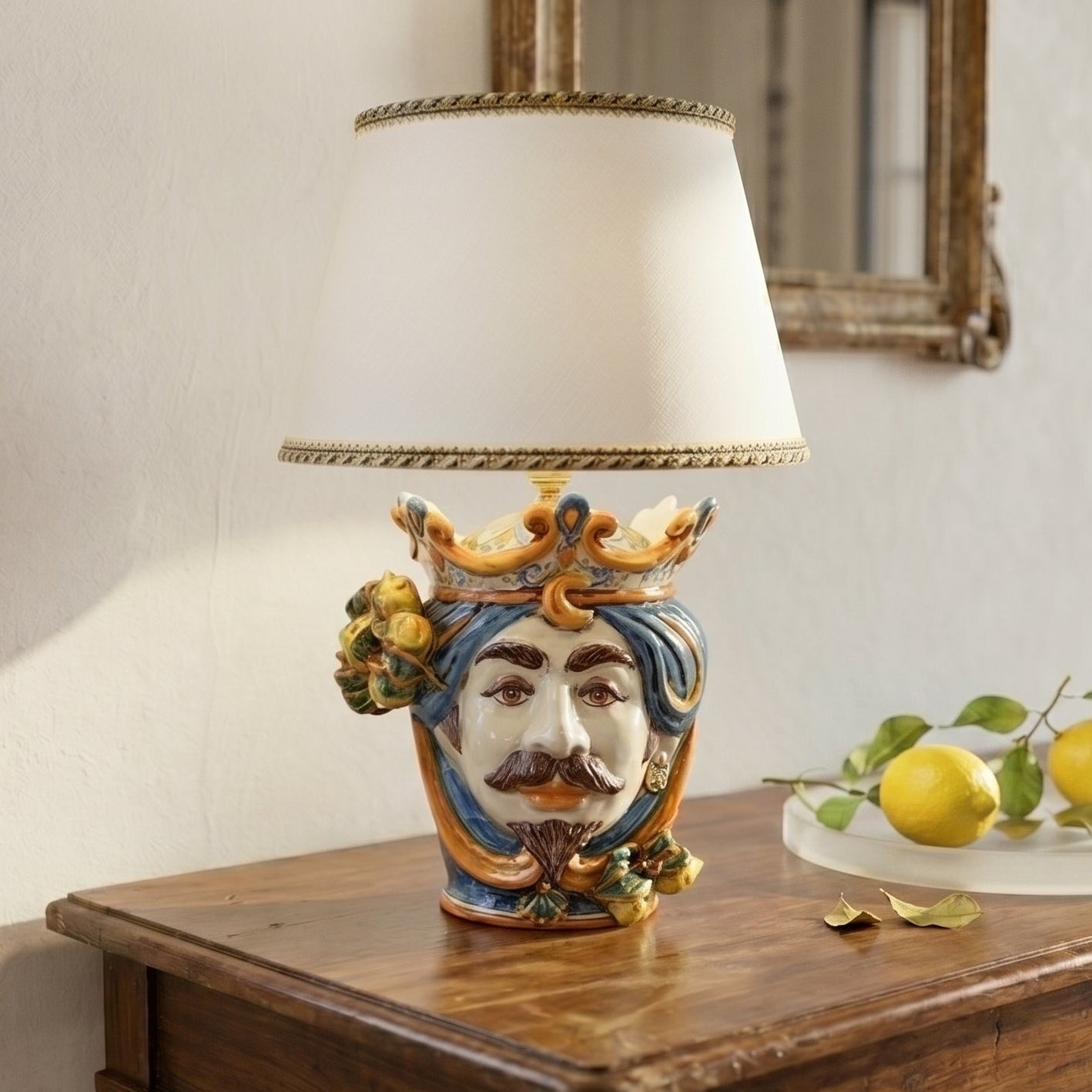 Lume a Testa con Limoni h 55 cm (ceramica h 25 cm, Paralume in Tessuto Ø 35 cm) — Maschio Bianco, Blu e Arancio