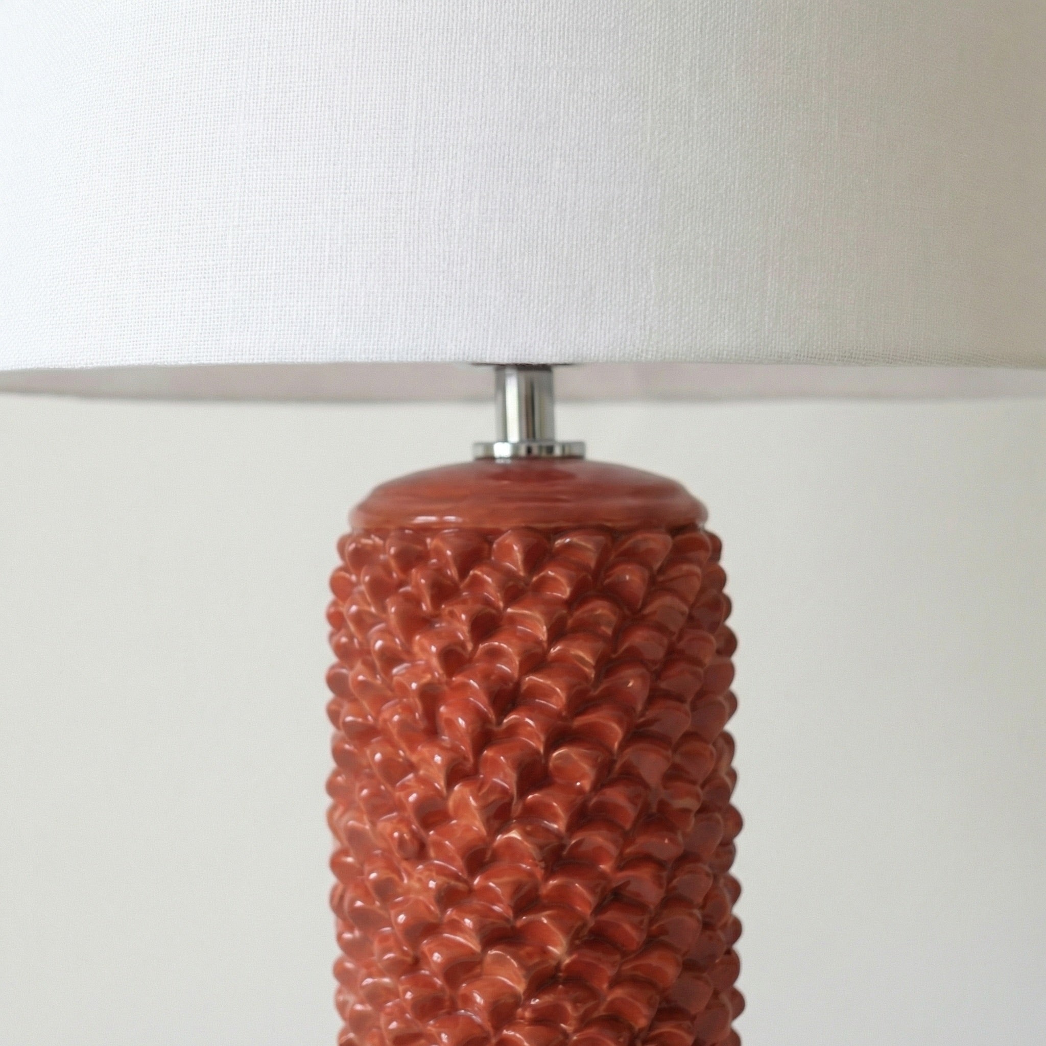 Lume Pigna Cilindro in Ceramica di Caltagirone h 60 cm — Rosso Fuoco