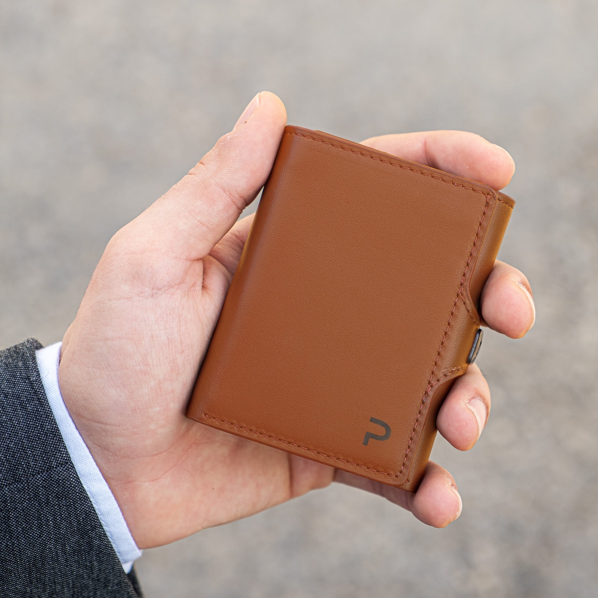 KLIK Classic with XL Coin Pocket Mirum Cognac
