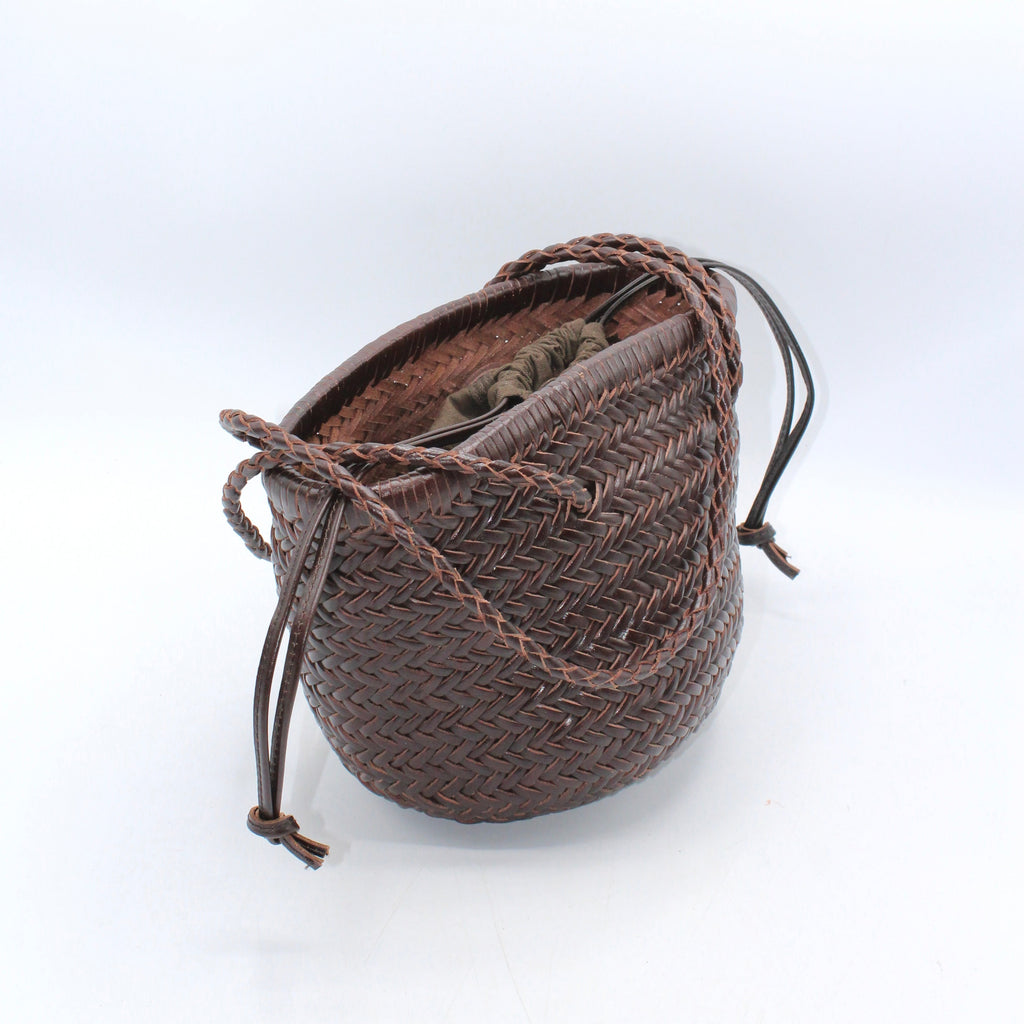 Carmel - Borsa a secchiello in pelle intrecciata a mano color cioccolato