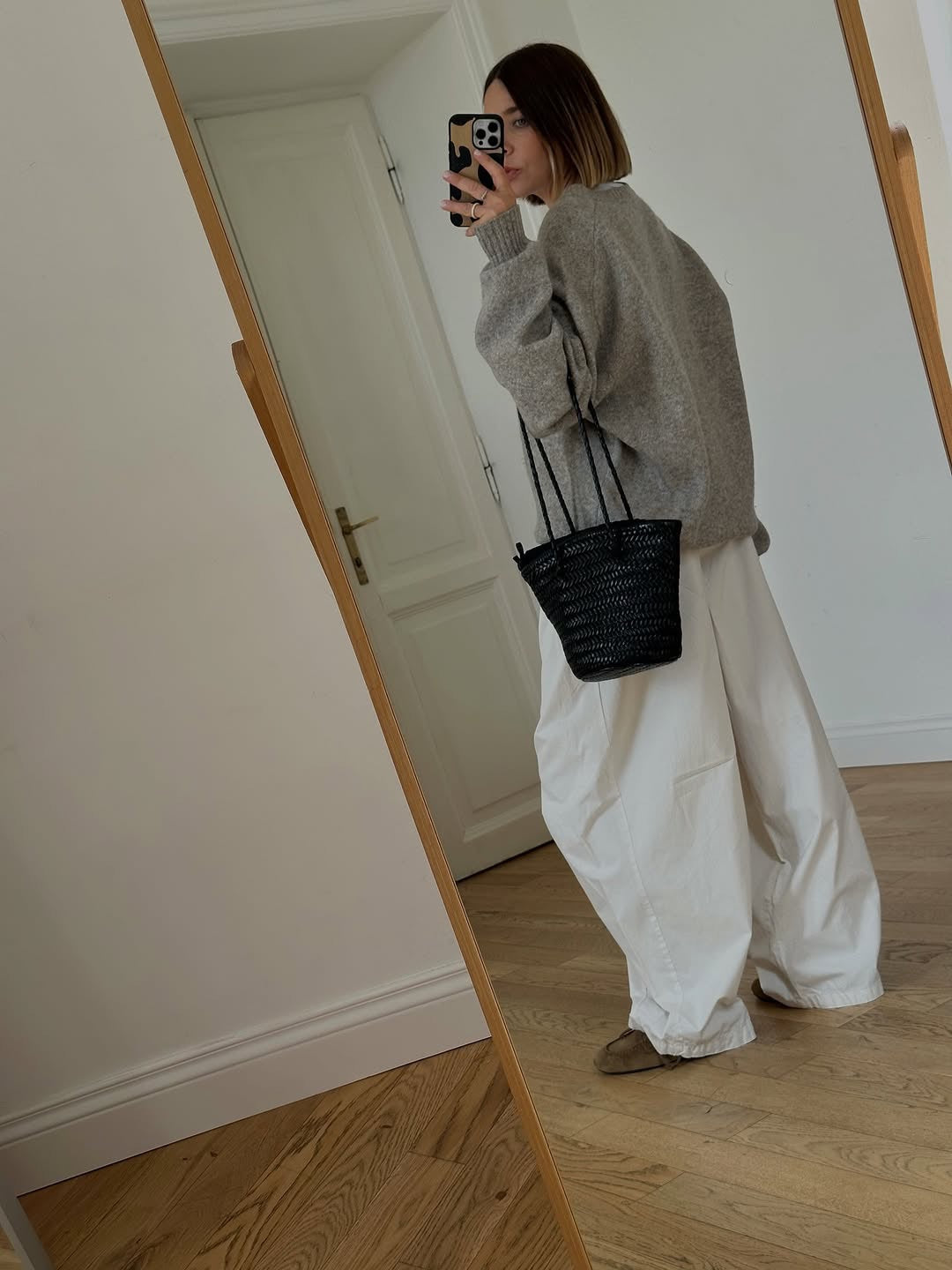Carmel - Hand Woven Top Grain Leather Bucket Bag Black