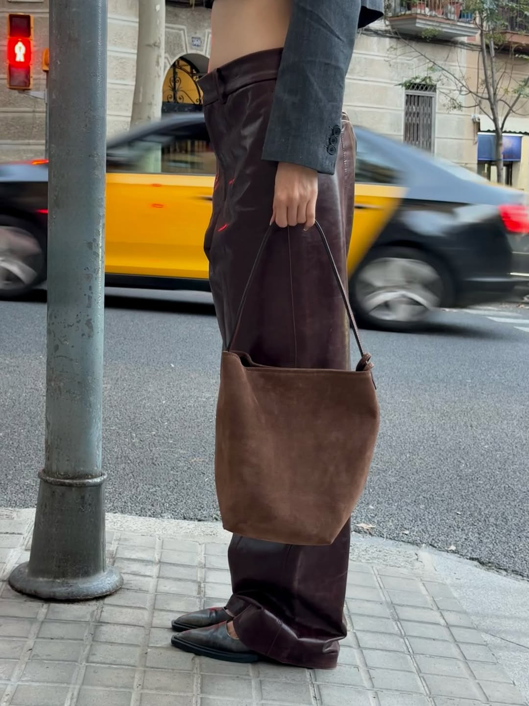 Ella - Borsa in pelle scamosciata minimalista