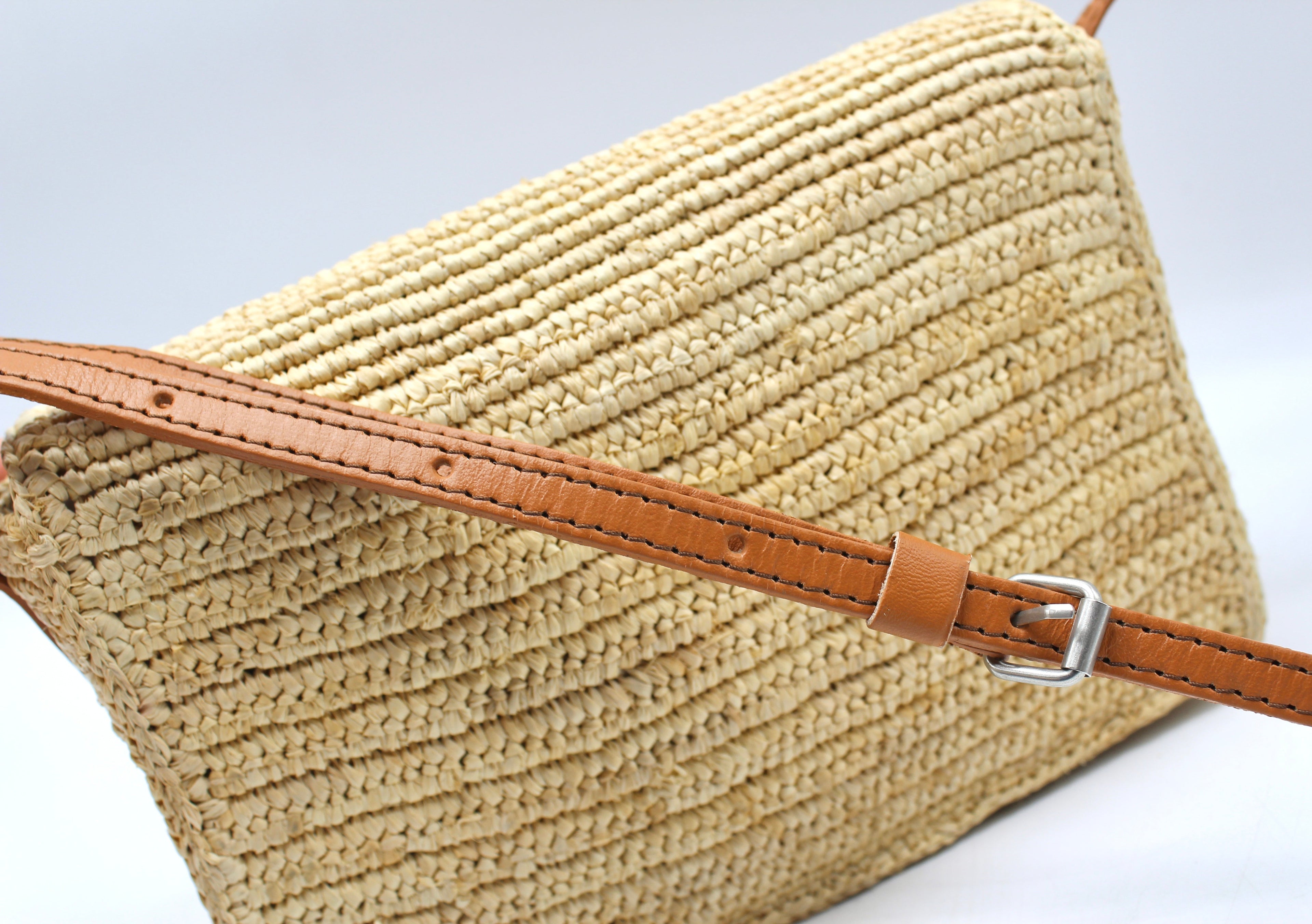 Zera - Handmade Natural Raffia Messenger Bag Fuchsia and Orange