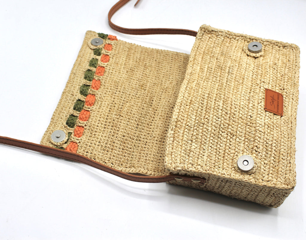 Zera - Borsa Messenger Fatta a Mano in Raffia Naturale Verde Pastello e Ambra