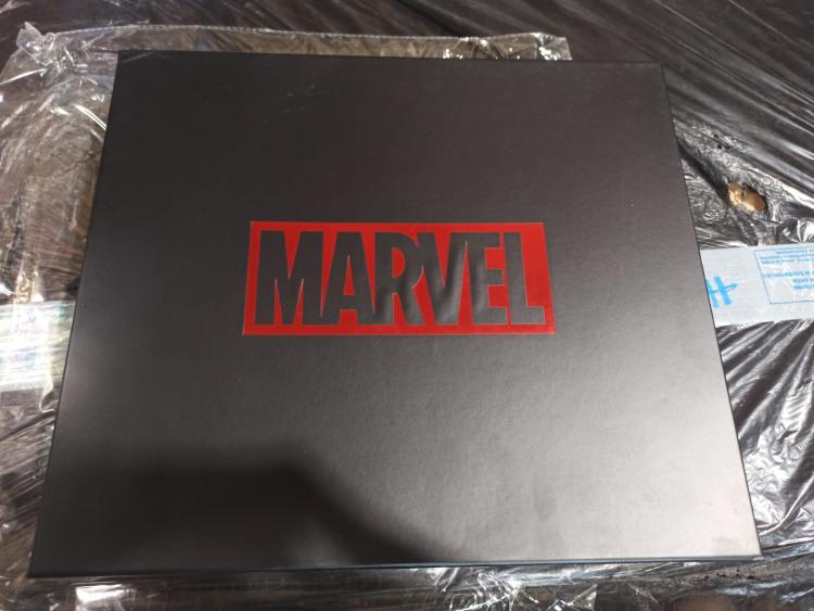Marvel Gift Box 11 Metal Keychains Avengers Spiderman Hulk America.