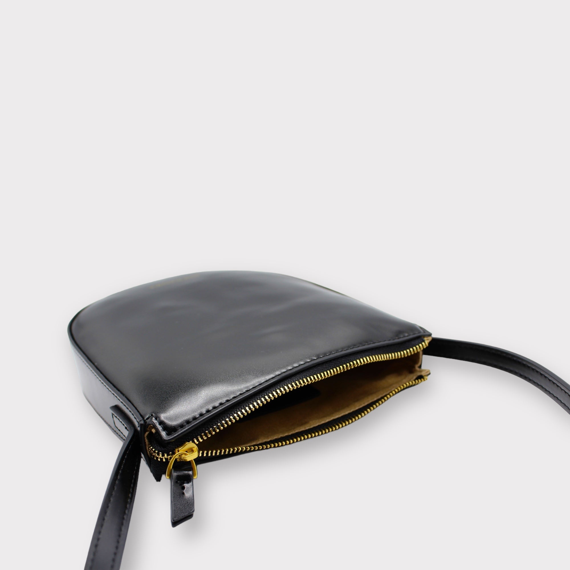 Eva - Apple Leather Strap Bag Black