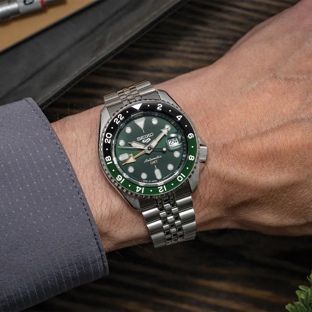 Seiko 5 Sports SSK035 – Automatic GMT, Green Dial, 42.5mm, Stainless Steel, Product Code SSK035
