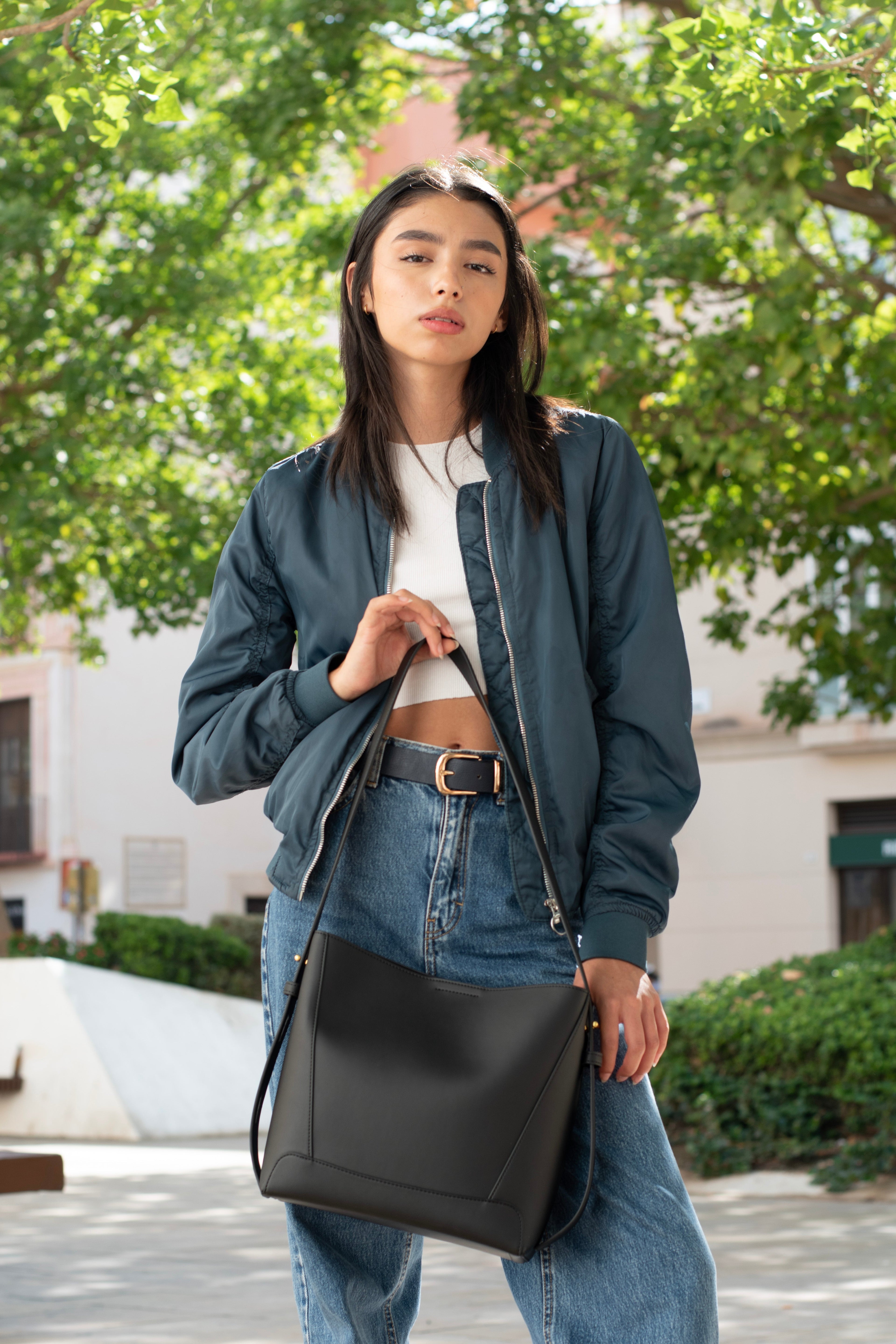 Oli - Apple Leather Midi Shoulder Cross-body Bag Black