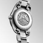 Longines orologio Conquest Classic 29mm madreperla diamanti quarzo acciaio L2.286.4.87.6
