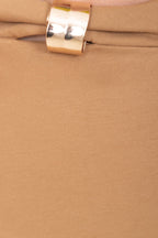 Dress with elegant and fashionable neck accessory