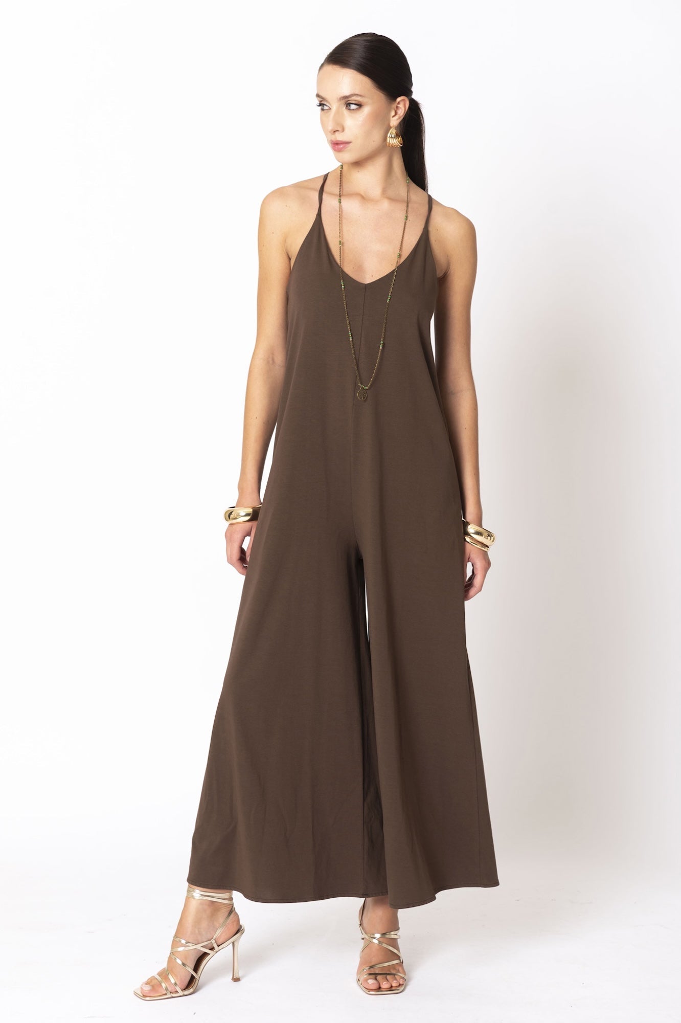 Wide jumpsuit with NO-nà necklace