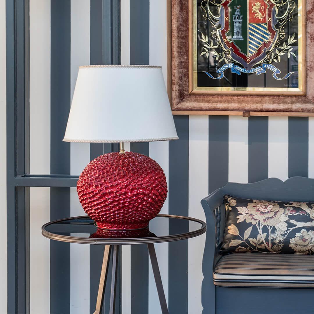 Lume palla a pigna in ceramica decoro Rosso Fuoco Ceramiche di Caltagirone Sofia