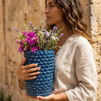 Vaso cilindro pigna di Caltagirone modellata a mano altezza 25 cm in blu intenso Ceramiche di Caltagirone Sofia