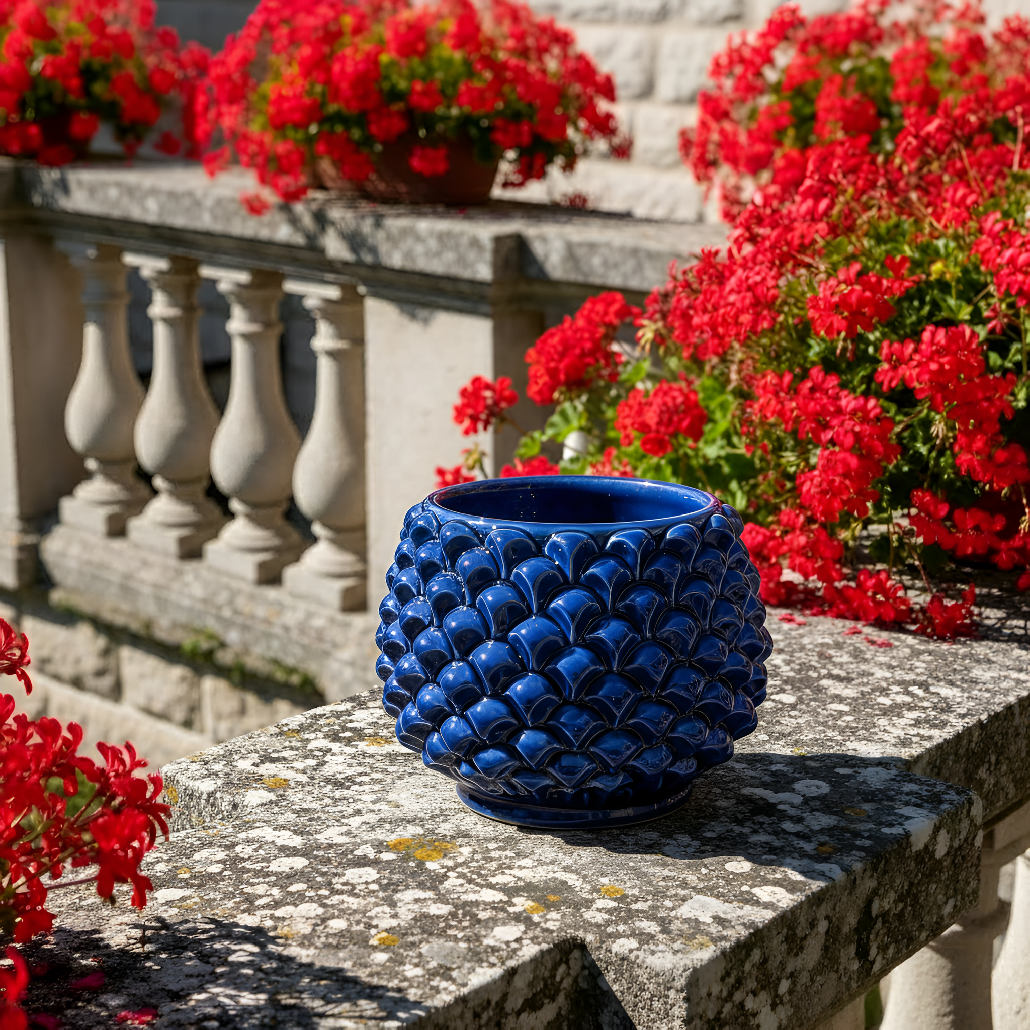Half-pineapple vase with stand, intense blue, Caltagirone ceramic