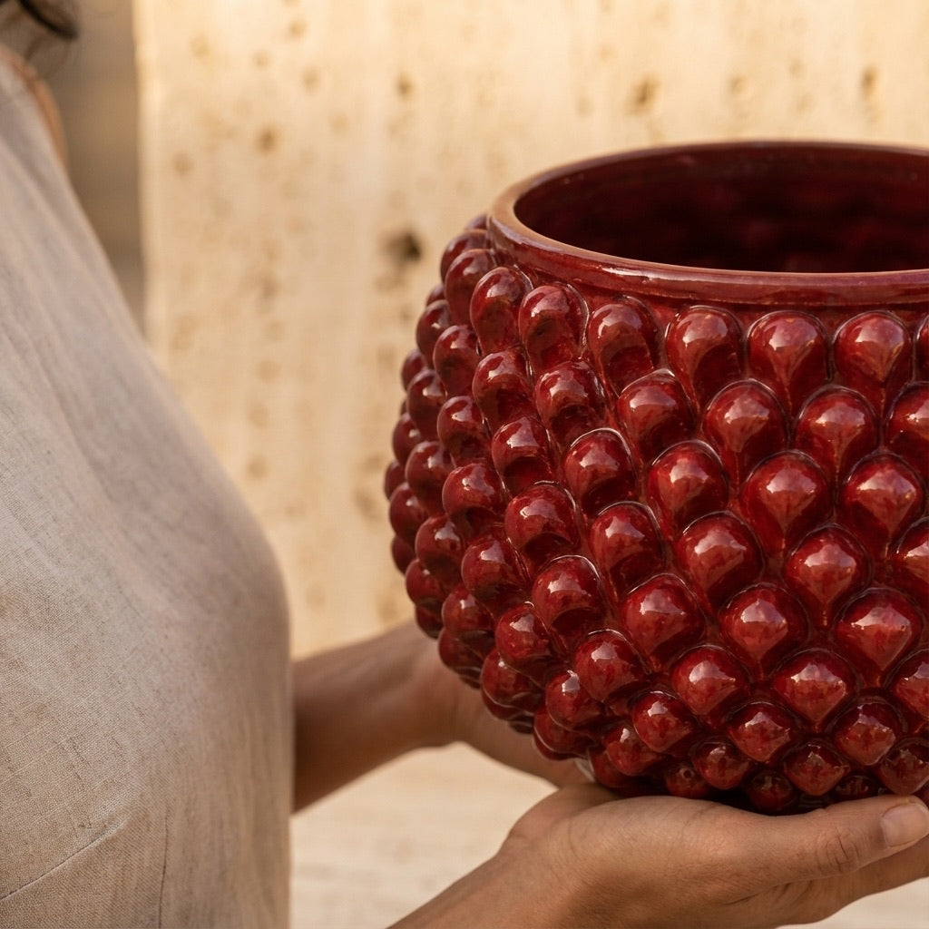 Caltagirone half-pineapple vase without stand in bordeaux ceramic