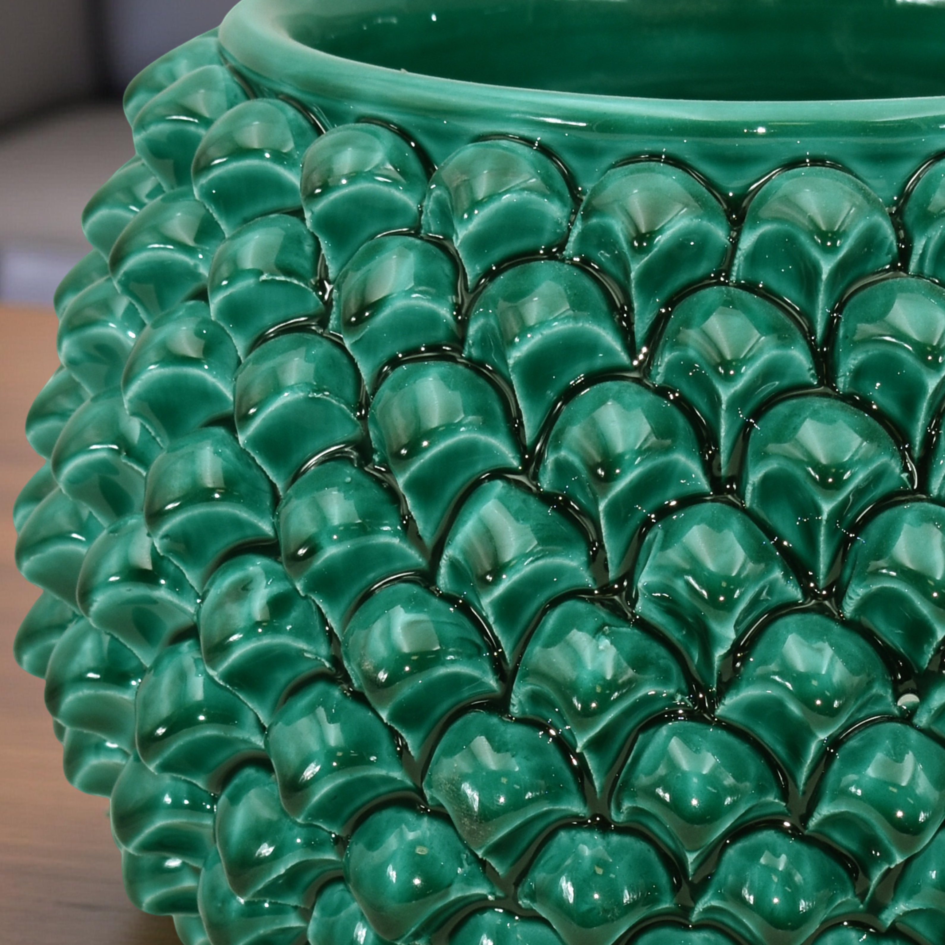 Emerald green half-pineapple vase in Caltagirone ceramic
